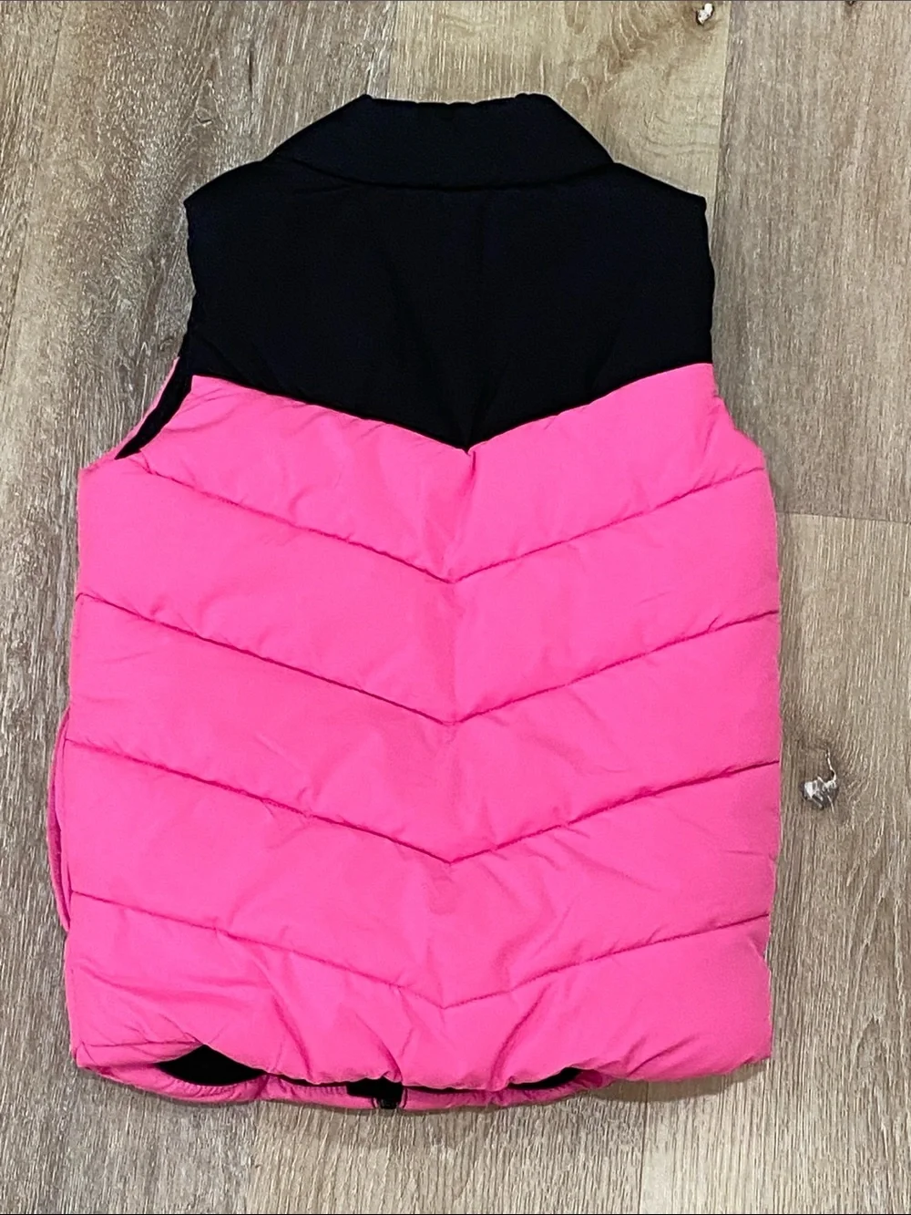 PUMA Puffer Pocketed Zipper Vest Size XS (5/6) Hot Pink Black Quilted Cozy ✨